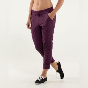 Lululemon Lululemon Street To Studio Crop *No Liner
Plum🩷
